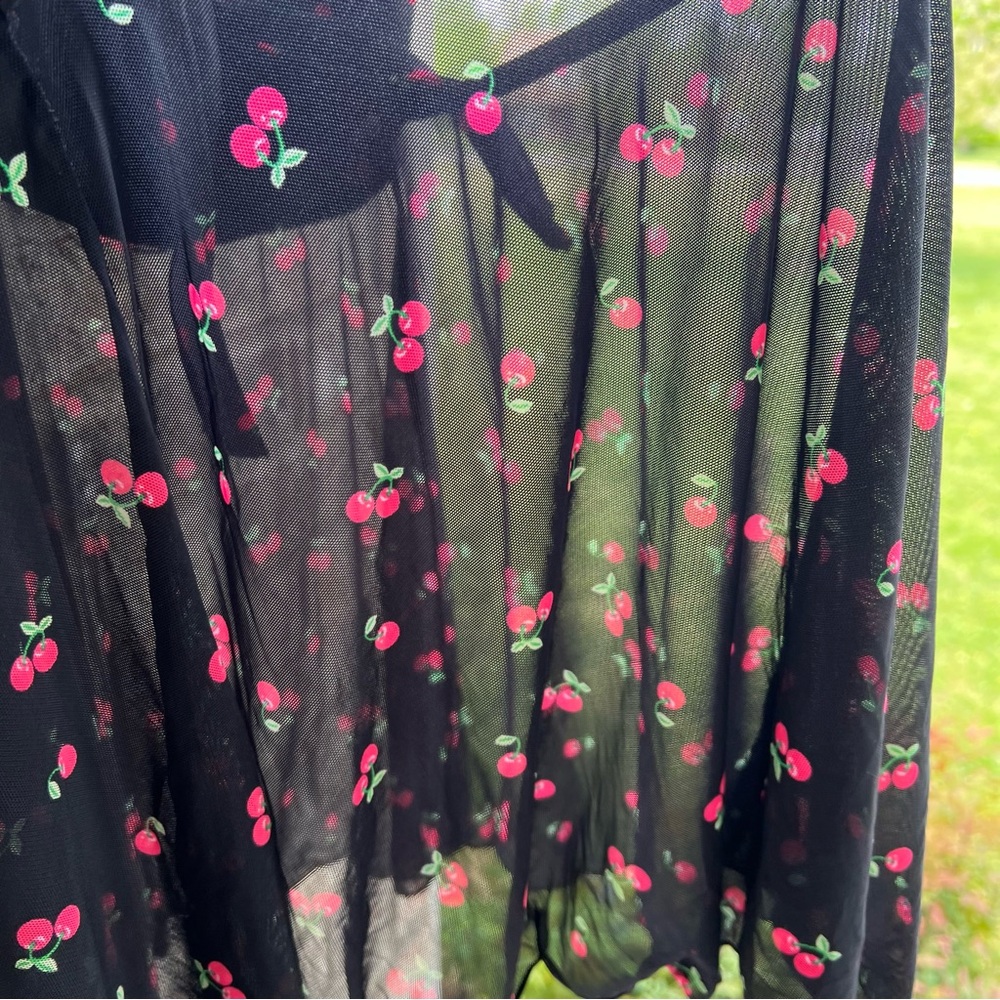 🍒💣 Pinup cherry tankini style swim top - Picture 11 of 12
